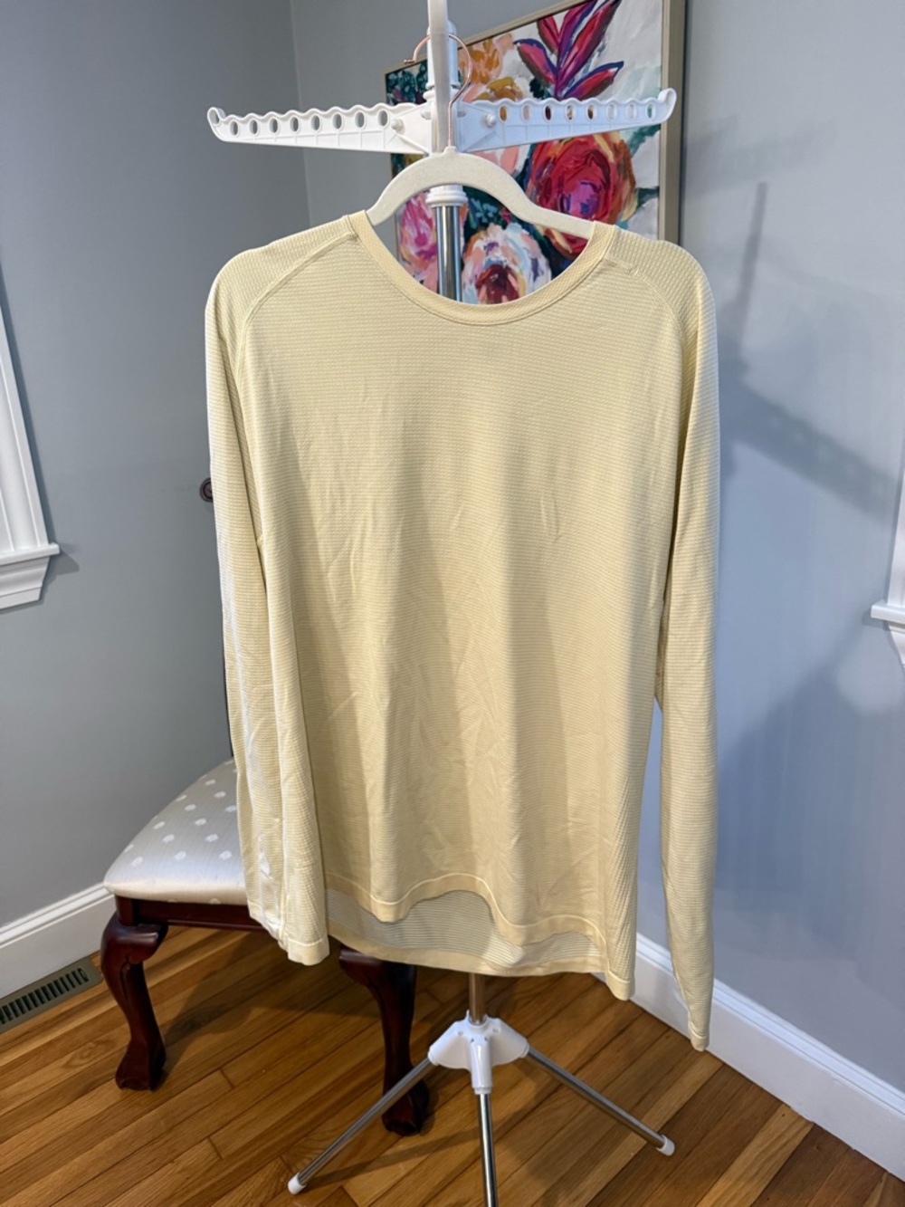 Men’s lululemon athletica Long Sleeve Crew Neck Tee in Pale Yellow